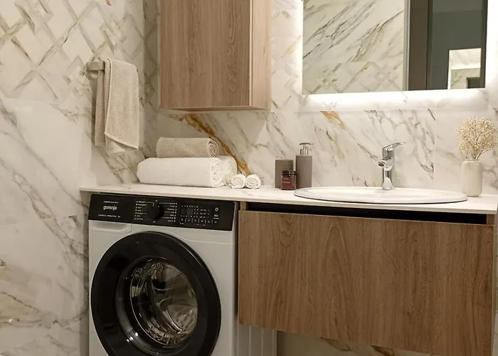 Light View - New Center *