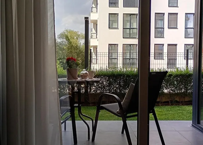 Light View - New Center Apartment *